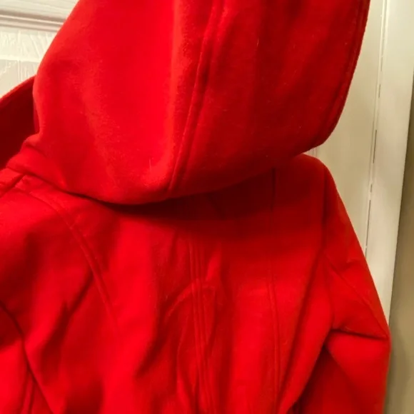 Junior’s Maralyn and Me brand Red Coat - Picture 8 of 16